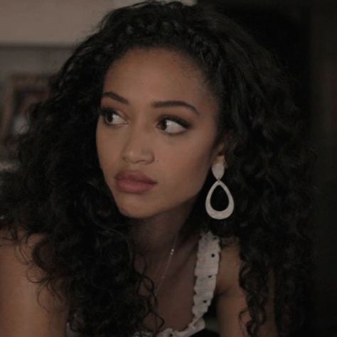 Samantha Logan Icons, Wattpad Faceclaims, James Parker, Samantha Logan, Olivia Baker, Black Curly Hair, All American, Male Face, Male Beauty