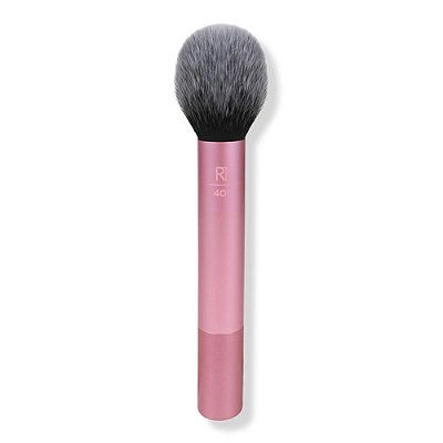 Real Techniques Blush Brush, Makeup Brushes Real Techniques, Real Techniques Setting Brush, Gifts 2021, Bronzer Makeup, Real Techniques Brushes, Cheek Makeup, Blush On Cheeks, Beauty Brushes