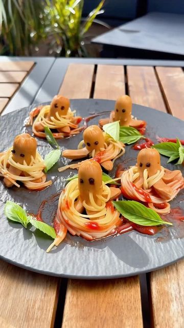 Octopus Spaghetti, Octopus Sausage, Octopus Hotdogs, Octopus Food, Black Pasta, Octopus Tentacles, Pasta Lover, The Octopus, Funny Food