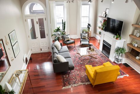 Philadelphia House Tour: An Updated 1860s Row Home | Apartment Therapy Row Home Interior, Row Home Interior Design, Diamond House, Row Home, Interior Design Minimalist, Apt Ideas, Apartment Diy, Pink House, Row House