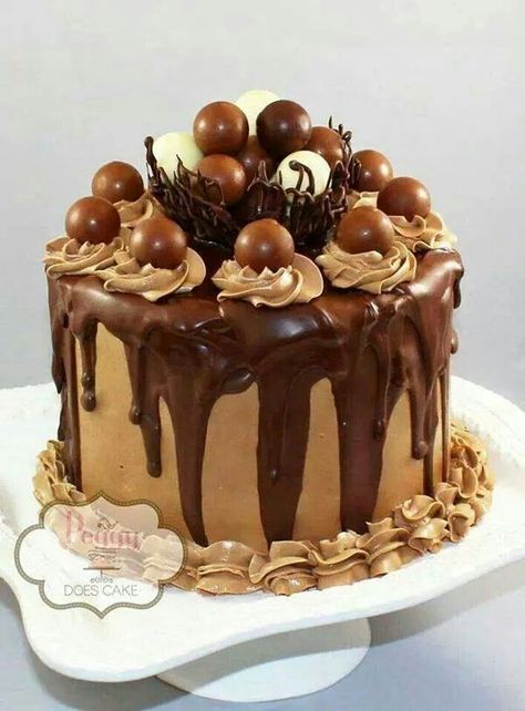 Yum yum!!! Buckeye Cake, Patisserie Fine, Resipi Kek, Chocolate Truffle Cake, Cake Truffles, Drip Cakes, Fancy Cakes, Cake Decorating Techniques, Pretty Cakes