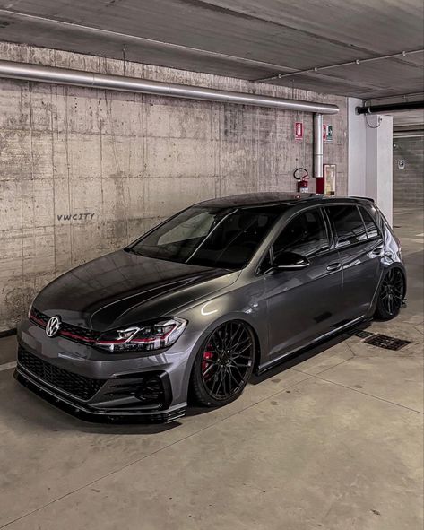 GREY GTI 🔥 . Follow: @vw.city 🚗: @mirkoflagti . #golfgti #golf7gti #golf7r #golfr #vwgolf #volkswagen #vw #golfmk7 #vwcity Aveo Gt, Vw Golf Vr6, Vw Golf R Mk7, Golf Gti Mk7, Golf 7 R, Golf 7 Gti, Gti Mk7, Dream Cars Bmw, Vw Golf Gti