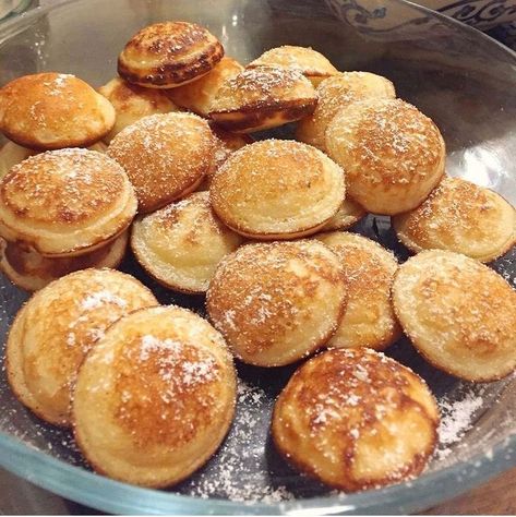 Poffertjes Recipe, Project For School, Creative Dessert Recipes, Mini Pancakes, Buckwheat Flour, Chocolate Nutella, Creative Desserts, Netherlands Travel, Asian Desserts