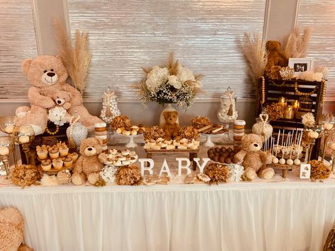 Teddy Bear Baby Shower Ideas, Bear Baby Shower Ideas, Baby Shower Candy Table, Teddy Bear Baby Shower Decorations, Bear Gender Reveal, Teddy Bear Baby Shower Theme, Bear Baby Shower Theme, Baby Shower Dessert Table, Idee Babyshower