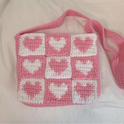 Handmade Not Meant For Heavy Items Cute Crochet Summer Heart Bag Beach Crochet Hand Bags Purses, Pink White Crochet, Pink Crochet Bags, Pink Bag Crochet, Crochet School Bag, Crochet Bag Brown, Crochet Bag Base, Crochet Heart Bag, Crochet Totes