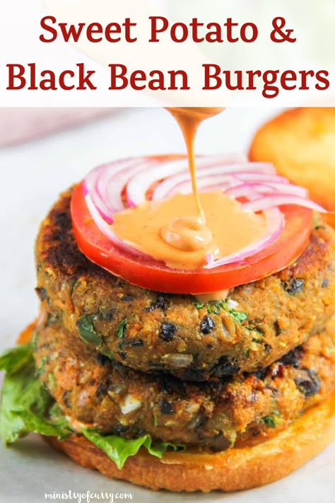 This is the ULTIMATE homemade veggie burger recipe that uses basic, whole ingredients and our favorite Indian spices. Sweet Potato Black Bean Burgers, Sweet Potato And Black Bean Burger, Sweet Potato Burger Recipe, Homemade Veggie Burgers Easy, Veggie Burgers Recipe Easy, Indian Burger Recipe, Sweet Potato Black Bean Burger, Grilled Fruit Dessert, Sweet Potato Burger