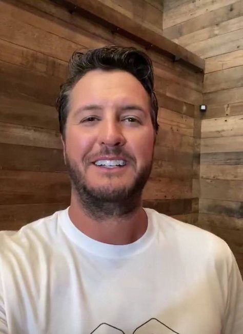 Luke Bryan Selfie, Luke Bryan Funny, Luke Bryan Family, Luke Bryan Pictures, Luke Bryan, Quick Saves