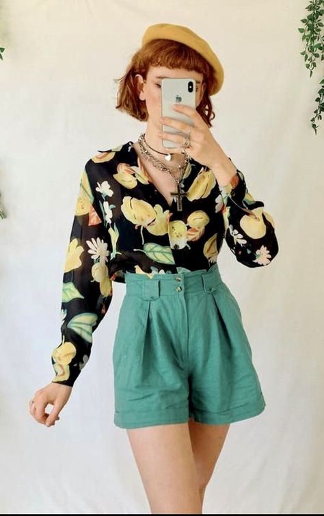 Feminine Lesbian Style, Arthoe Fashion, Thrift Outfit, Celestial Vintage, Regular Outfits, Mom Clothes, Character Styles, Random Outfits, Lesbian Fashion