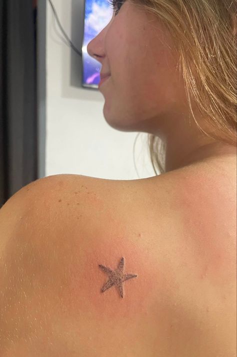 Ocean Tattoo Ideas, Starfish Tattoo, Ocean Tattoo, Unique Tattoo Ideas, Petite Tattoos, Bold Artwork, Discreet Tattoos, Dainty Tattoos, Girly Tattoos