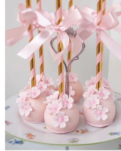 Cake Pop Quinceañera, Fairy Cake Pops, Pink Cakepops, Fancy Cake Pops, Diamond Wedding Anniversary Cake, Bride Cupcakes, Princess Cake Pops, Elegant Cake Pops, Princess Theme Cake