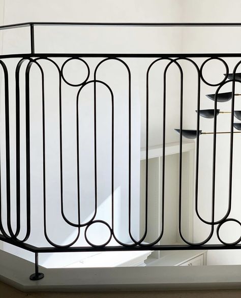 Railing Update, درابزين السلم, Balustrade Design, Alice Lane, Staircase Handrail, Interior Staircase, Stair Railing Design, Iron Balcony, Motif Art Deco