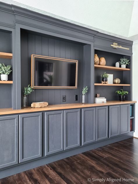 Built In Shelves Living Room With Tv Diy, Diy Built In Entertainment Center, Tv Built In Wall Unit, Built Ins With Tv, Tv Kastenwanden, Tv Center, Tv Built In, Built In Entertainment Center, Серая Кухня