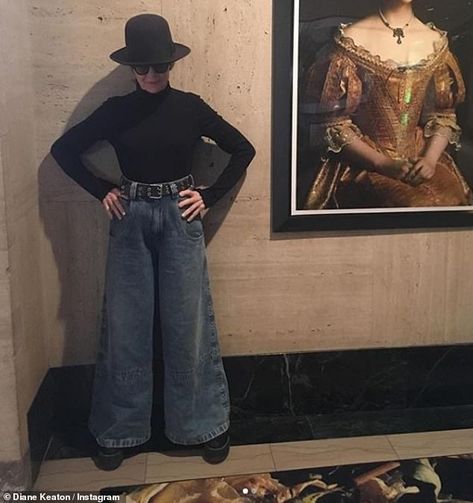 Diane Keaton, 73, is hailed the 'best dressed woman' on Instagram | Daily Mail Online Diane Keaton Style, Dianne Keaton, Icons Women, Style Icons Women, Debra Messing, Ellis Ross, Wide Legged Jeans, Jnco Jeans, Oufits Casual