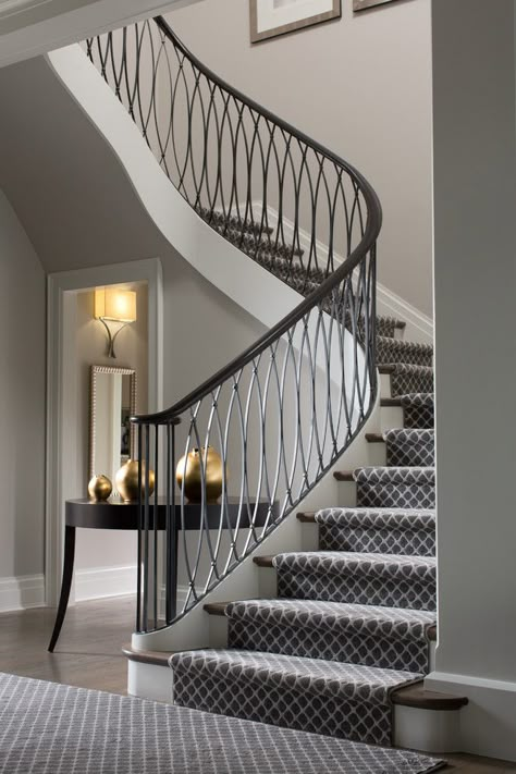 Stunning white stairway with carpet runner, iron railing and wood flooring. درابزين السلم, Pintu Interior, Carpeted Stairs, Transitional Staircase, درج السلم, Wrought Iron Stair Railing, Modern Stair Railing, Staircase Railing Design, Iron Stair Railing