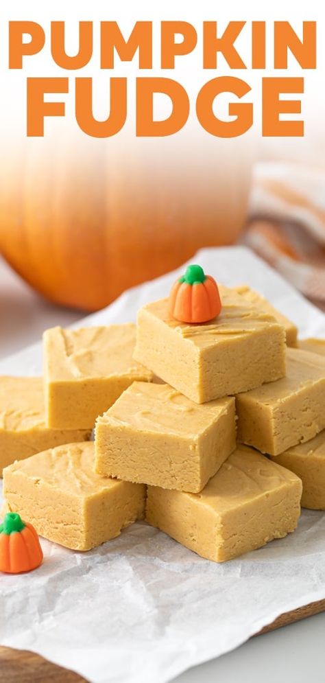 Microwave Pumpkin Fudge, Pumpkin Pie Fudge Recipe, Pumpkin Fudge 3 Ingredient, Thanksgiving Fudge, Halloween Dessert Ideas Easy, Easy Pumpkin Fudge Recipe, Easy Pumpkin Fudge, Pumpkin Fudge Recipe, Fall Fudge