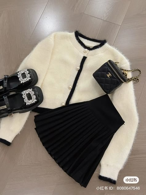 Chanel Skirt, School Homework, Easy Trendy Outfits, Baddie Outfits Casual, Fancy Outfits, Korean Outfits, Girly Outfits, Casual Style Outfits, Lookbook Outfits