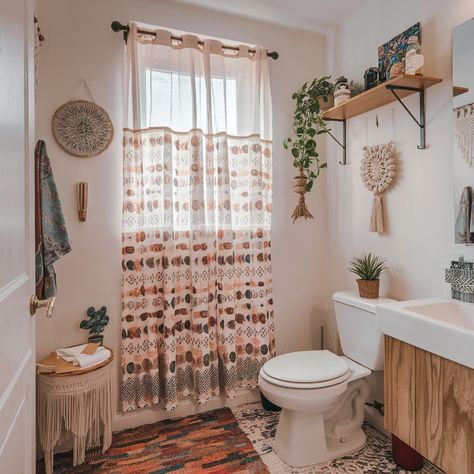 Boho Bathroom Ideas 🧡🧡🧡 Boho Shower Curtain Ideas, Small Boho Bathroom Ideas, Shower Curtain Ideas, Boho Bathroom Ideas, Boho Shower Curtain, Curtain Ideas, Boho Bathroom, Small Boho, Bathroom Ideas