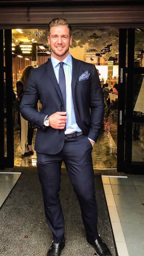 Office Men, Formal Men Outfit, Blonde Guys, Club Dress, Stylish Mens Outfits, Muscular Men, Mens Fashion Suits, Well Dressed Men, Suit Fashion