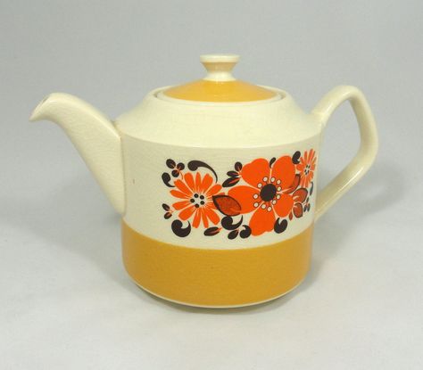 Tea Pot Ceramic, Retro Teapot, Vintage Tea Pot, Vintage Teapots, Crockery Design, 70s Interior, Yellow Flower Print, Pot Ceramic, Ceramic Teapot