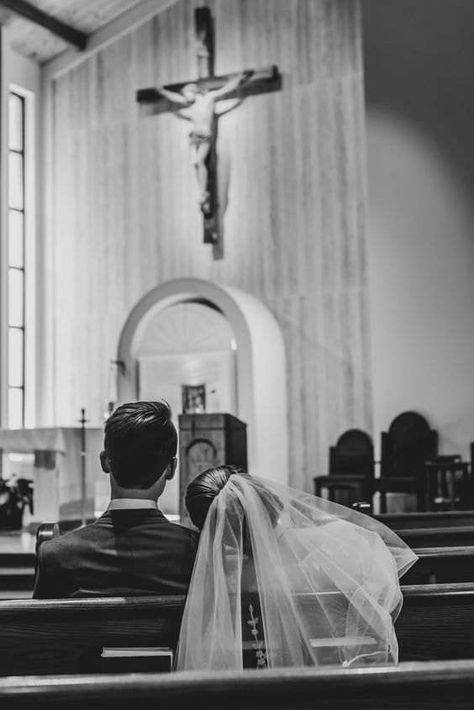 Church Wedding Photos, Church Wedding Photography, Wedding Picture Poses, Catholic Wedding, Future Wedding Plans, Nj Wedding, Wedding Photos Poses, Christian Wedding, Church Wedding