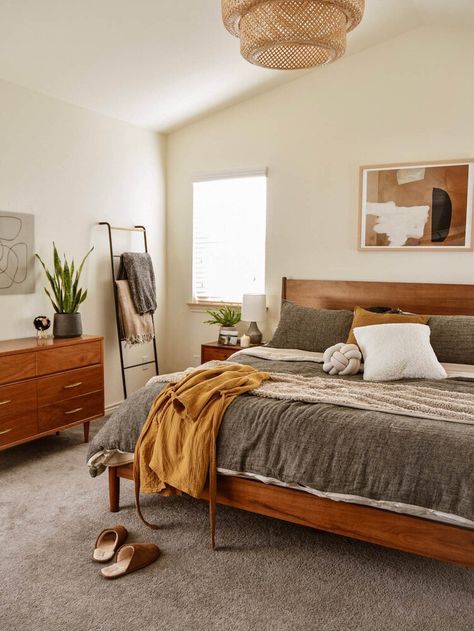 Modhemian Muse: $175/hr — Home Studio List Earthy Bedroom, Bedroom Furniture Design, Apartment Inspiration, Room Inspiration Bedroom, The Bedroom, My New Room, Cozy Bedroom, Decoration Design, New Room