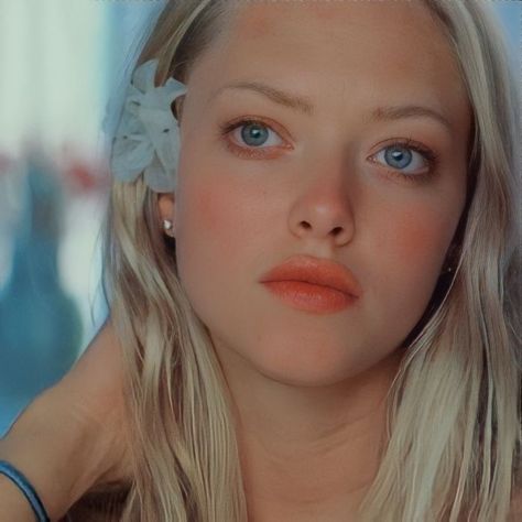 Wide Set Eyes, Julie Walters, Black Hair Blue Eyes, High Cheekbones, Brown Hair Brown Eyes, Blonde Hair Blue Eyes, Mama Mia, Mia 3, Amanda Seyfried