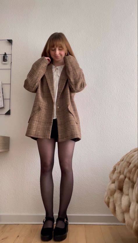 Brown Coat Outfit Aesthetic, Outfits With Plaid Blazer, Plaid Oversized Blazer Outfit, Dark Academia Blazer Outfit, Alt Blazer Outfits, Oversized Tweed Blazer Outfit, Green Plaid Blazer Outfit, Brown Oversized Blazer Outfit, Tortured Poets Department Outfit Ideas