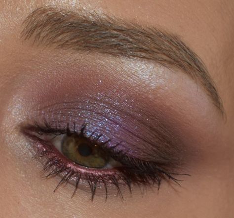 Soft Smokey Eye Makeup Tutorial, Soft Smokey Eye Makeup, Makeup Tutorial Glam, Soft Smokey Eye, Metallic Eyes, Purple Eye Makeup, Smokey Eye Makeup Tutorial, Purple Makeup, Smink Inspiration