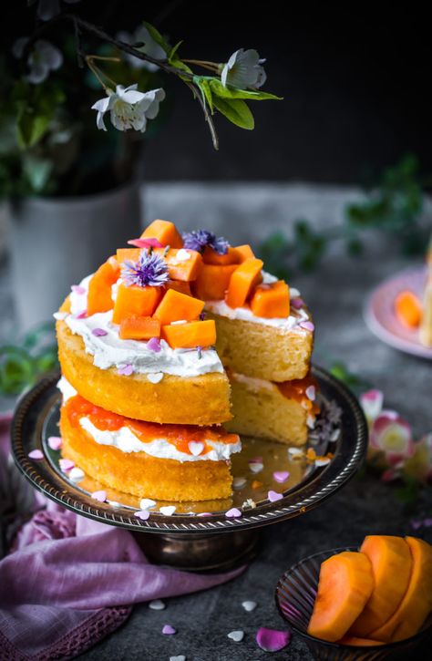 Papaya Lover’s Cake Papaya Cake Recipes, Papaya Cupcakes, Papaya Cake, Papaya Recipes Dessert, Costa Rican Desserts, Papaya Dessert, Baking Cake Recipes, Witchy Food, Simple Cake Decoration