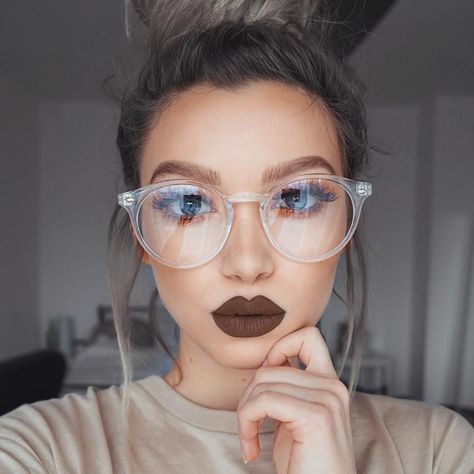 Chocolate Lipstick, Makeup Ojos, Clear Glasses Frames, Kylie Lip Kit, Glasses Makeup, Brown Lipstick, Fashion Eye Glasses, Bold Makeup, Clear Glasses