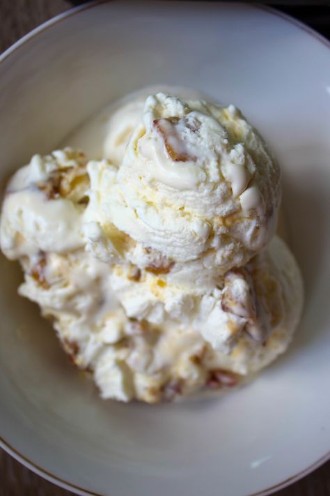 bourbon-bacon-ice-cream Bourbon Ice Cream, Bacon Ice Cream, Cashew Ice Cream, Bacon Party, Bourbon Bacon, Ice Cream Maker Recipes, Candied Bacon, Ice Cream Popsicles, Cream Desserts