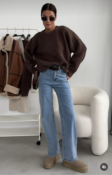 Brown Sweater With Jeans, Brown Pullover Outfit, Crewneck And Jeans Outfit, Dark Brown Sweater Outfit, Brown Jeans Outfit Aesthetic, Brown Jumper Outfit, Jeans And Jumper Outfit, Crewneck And Jeans, Brown Sweater Outfit