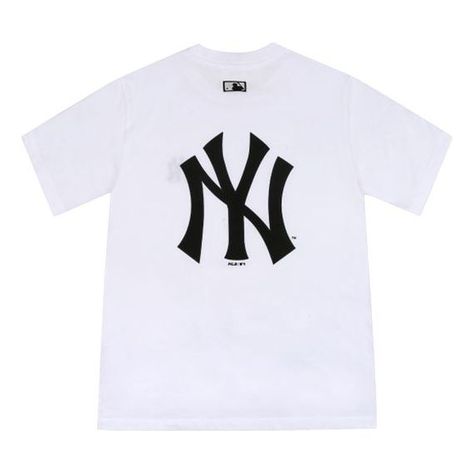 Yankees Merch, T Shirt Ideas Design, Gift To Boyfriend, Oversize Outfit, New York Yankees Logo, Yankees T Shirt, Back To School Fits, Dope Outfits For Guys, Swag Outfits For Girls