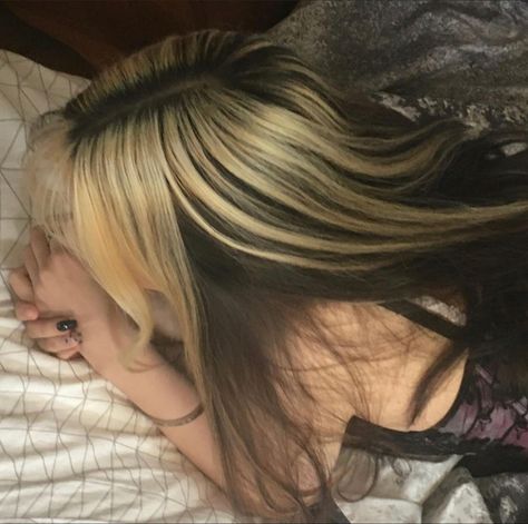 Cute Hair Colors For Straight Hair, Black In Blonde Hair, Unique Dyed Hair, Buzzcut Season, Skunk Hair, Color Formulas, Funny Guy, Y2k Hairstyles, Hair Color Streaks