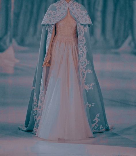 Elsa Astethic, Disney Princess Elsa Frozen, Frozen Arendelle, Elsa Aesthetic, Fam Aesthetic, Sleeping Beauty Princess, Celaena Sardothien, Character Cosplay, Rapunzel Tangled