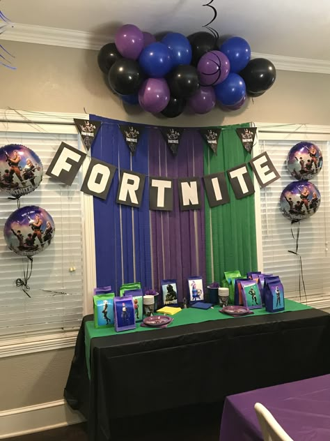 Fortnite Birthday Party Decorations Diy, Fortnite Party Decorations Diy, Fortnight Party Decorations, Fortnite Birthday Party Decor, Fort Night Party Ideas, Fortnite Birthday Games, Fortnite Table Decorations, Fortnite Birthday Party Ideas Games, Fortnight Decorations