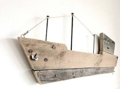 Tre Kunst, Boat Wall Art, Woodworking Bed, Boat Wall, Pallet Designs, Ocean Boat, Recycled Pallet, Pallet Decor, Wood Boats