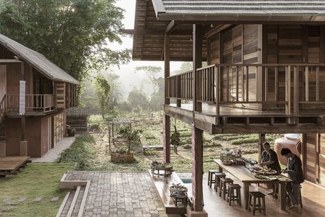 Stilt Home, Tropical House Design, Wooden House Design, Bamboo House Design, Thai House, House On Stilts, Tiny House Loft, Rest House, Bamboo House