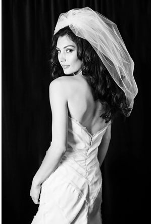 Bubble Veil, Bridal Veils And Headpieces, Veils Bridal, Vintage Veils, Bridal Photography Poses, Couture Bridal Gowns, Wang Dress, Wedding Dress With Veil, Bridal Accessories Jewelry