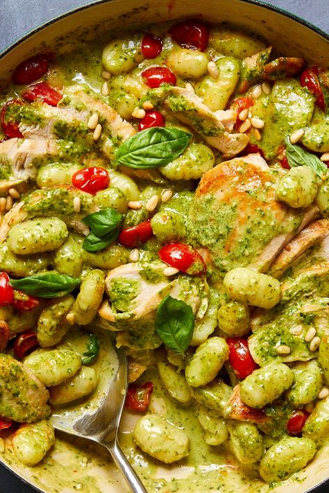 Creamy Pesto Baked Gnocchi & Chicken Skillet Pesto Gnocchi Chicken, Chicken Pesto Recipes Healthy, Chicken Pesto Gnocchi Recipe, Pesto Chicken Gnocchi, Gnocchi With Pesto, Gnocchi Chicken, Pasta Recipes For Dinner, Spring Pasta Recipes, Balsamic Pasta