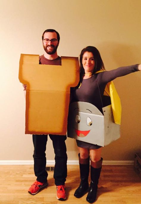 Brave Little Toaster with Bread halloween costume. Bread Costume, Brave Little Toaster, Costumes For Couples, Homemade Costume, Costume Works, Homemade Costumes, Couples Photo, Costume Contest, Diy Halloween Costumes