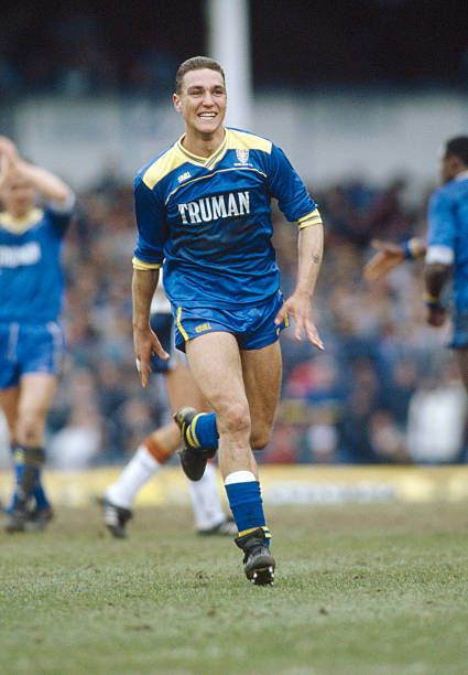 Vinnie Jones of Wimbledon in 1988. Vinnie Jones, Afc Wimbledon, White Hart Lane, White Hart, Football Players Images, Late 80s, Football Teams, Retro Football, Semi Final