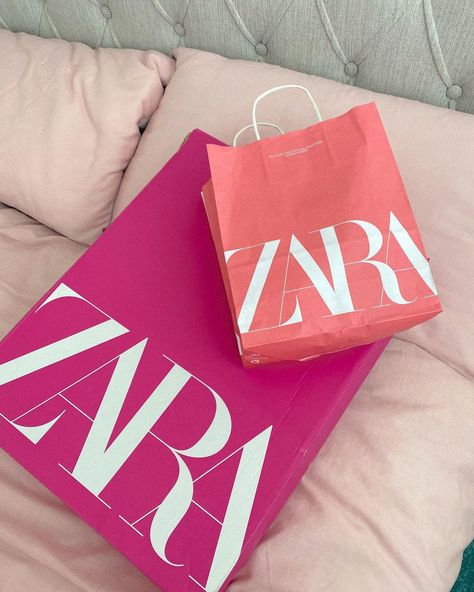 Raw Bundles, Zara Clothing, Zara Gifts, Zara Aesthetic, Zara Shop, Shopping Addict, Chill Room, Casual Day Outfits, Love To Shop