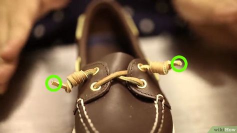 5 Ways to Tie Sperrys - wikiHow How To Tie Sperry Laces, How To Tie Laces, Ways To Tie Shoelaces, Ways To Lace Shoes, How To Tie Shoes, Leather Shoe Laces, Tie Shoelaces, Sperry Shoes, Tie Knots