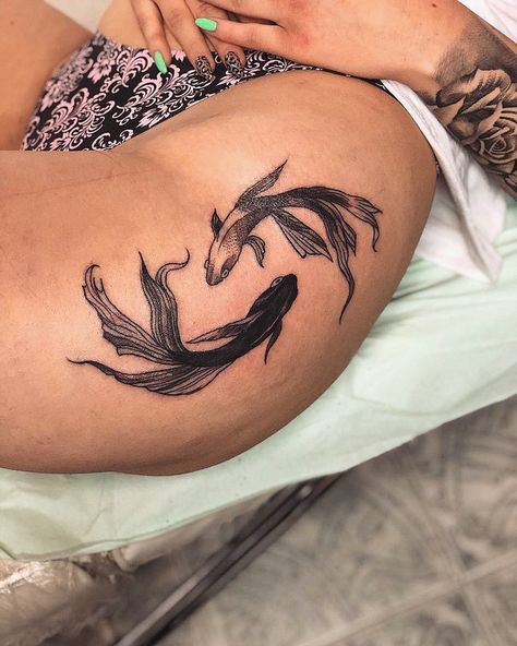 Dragon Tattoo For Women, Hip Tattoos Women, Koi Tattoo, Red Ink Tattoos, Fish Tattoo, Jesus Love, Stylist Tattoos, Classy Tattoos, Tattoos Designs