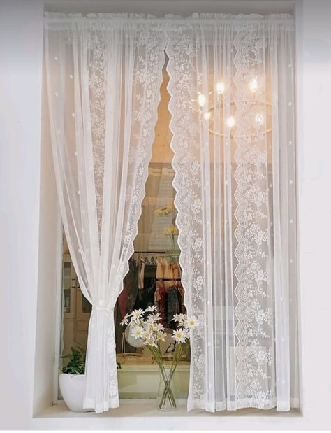 Lace Curtains Bedroom, Farmhouse Living Room Curtains, Half Window Curtains, Rideaux Shabby Chic, White Lace Curtains, Romantic Curtains, Vintage Lace Curtains, Half Curtains, Small Curtains