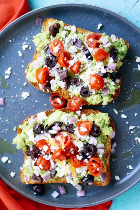 Avocado Dinner, Toast Aperitif, Avocado Dessert, Healthy Nutrition Plan, Avocado Toast Recipe, Idee Pasto Sano, Avocado Recipes, Toast Recipes, Healthy Nutrition