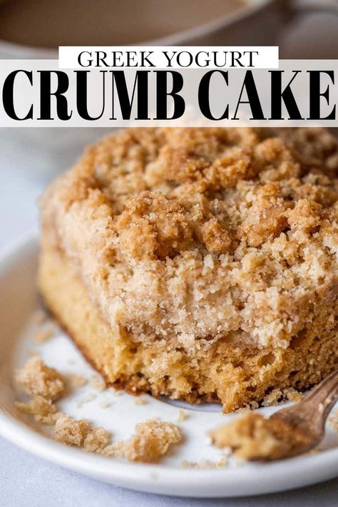 Greek Yogurt Coffee Cake is super moist with the addition of yogurt and it's topped with a buttery cinnamon crumb topping. // RECIPES EASY Greek Yogurt Coffee Cake, Yogurt Coffee Cake, Plain Greek Yogurt Recipes, Yogurt Dessert Recipes, Yogurt Coffee, Coffee Yogurt, Coffee Cake Recipes Easy, Yogurt Dessert, Pumpkin Coffee Cakes