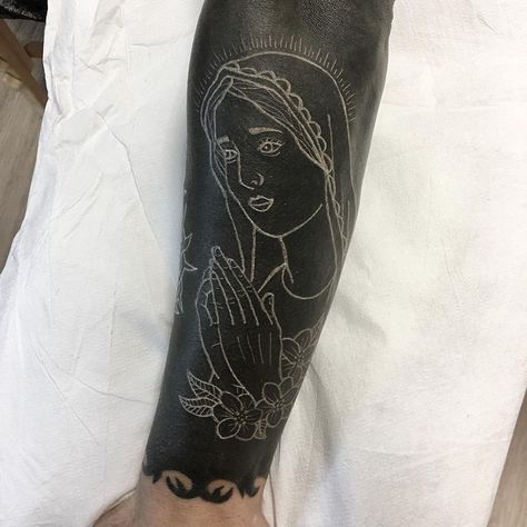 WHITE on Black Tattoo on Instagram: “• @kuno_ink #WHITEonblacktattoo by @TTTSWRLDS #TTTSWRLDS 🌖🌗🌘🌑🌒🌓🌔 #whiteinktattoo #blacktattoo #blackworktattoo #blackwork #blacksleeve…” White Ink Over Black Tattoo, White On Black Tattoo, White Over Black Tattoo, Black Tattoo Cover Up, Black Art Tattoo, Black White Tattoos, White Ink Tattoo, Black Tattoo, Tattoo Cover