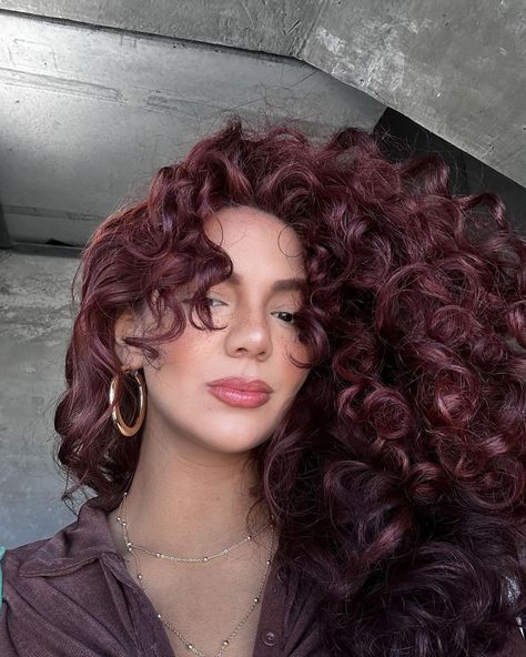 I keep my hair curly and natural because I really just wanna show who I am 📸: jesseniaspallet . . #curls #curlyhairstyle #beautifulhair #beautiful #volumehair #hairgoals #cachos #cachinhos #lovemycurls #healthycurls #beautifulcurls #naturalhair #curlhairgirl Long Curly Hair Color Ideas Brunettes, Red Wine Curly Hair, Cherry Brown Curly Hair, Plum Curly Hair, Dark Ginger Curly Hair, Wine Red Curly Hair, Hair Dye Curly Hair, Burgundy Curly Hair, Curly Hair Color Ideas